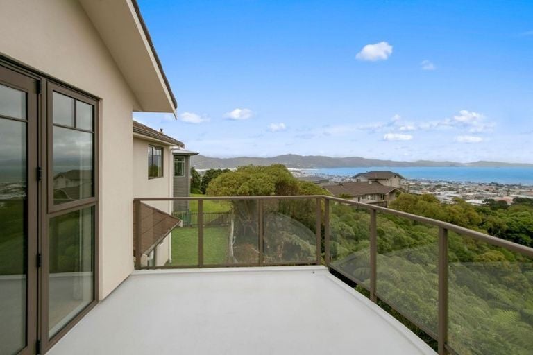 49 Dowse Drive, Maungaraki, Lower Hutt - Carousel 12