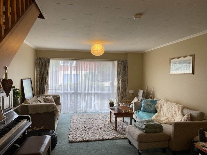 31D Signal Hill Road, Opoho, Dunedin - Carousel 1