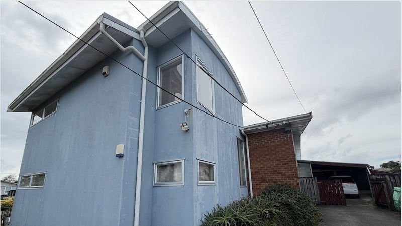 12 Farnborough Crescent, Mangere, Auckland - Carousel 1