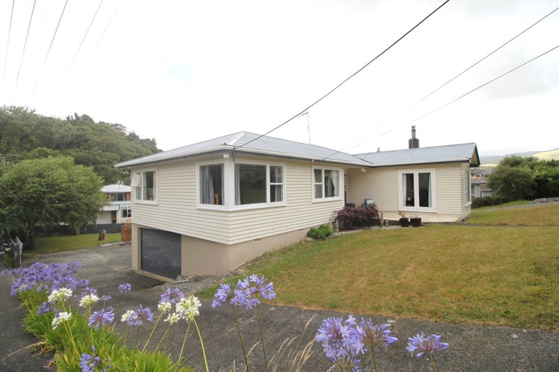 38 Larsen Crescent, Tawa, Wellington - Carousel 19