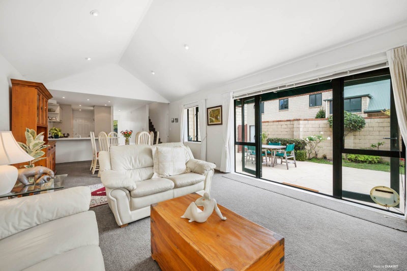 11/52 Taharoto Road, Takapuna, Auckland - Carousel 2