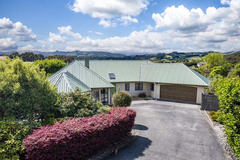 14 Petrel Lane, Whitby, Porirua - Carousel 1