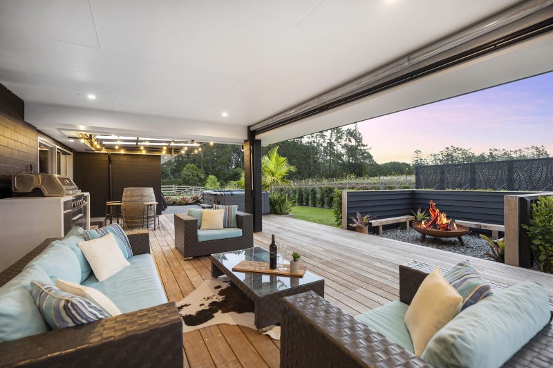 583 State Highway 16, Kumeū - Carousel 1