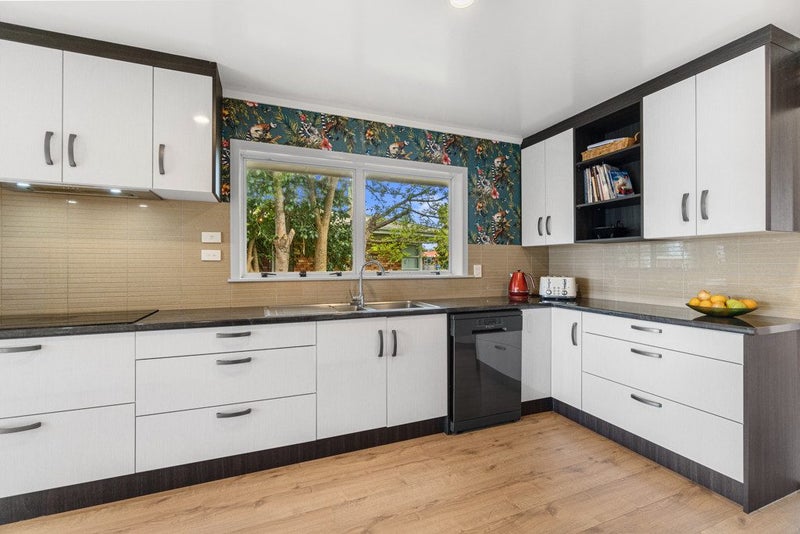 21 Casper Street, Fairfield, Hamilton - Carousel 1