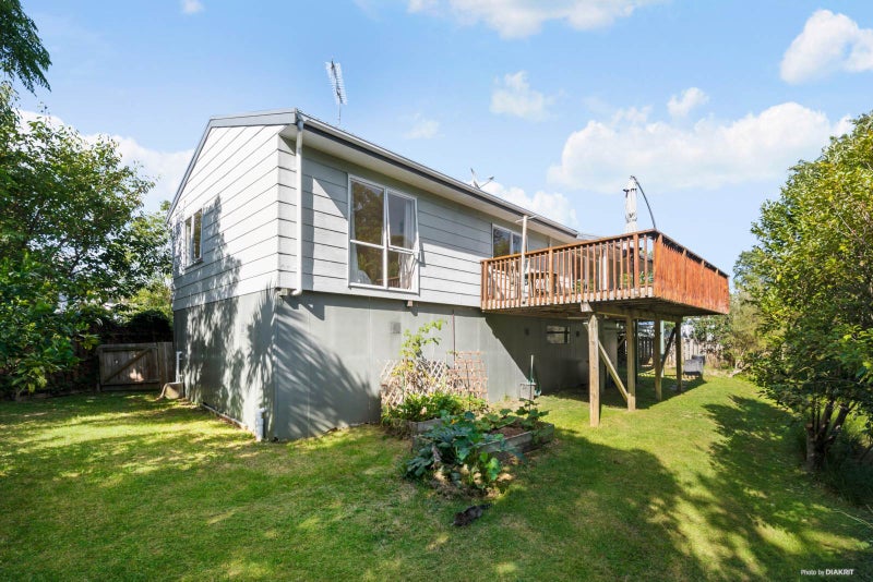 2/11 Regatta Road, Torbay, Auckland - Carousel 2