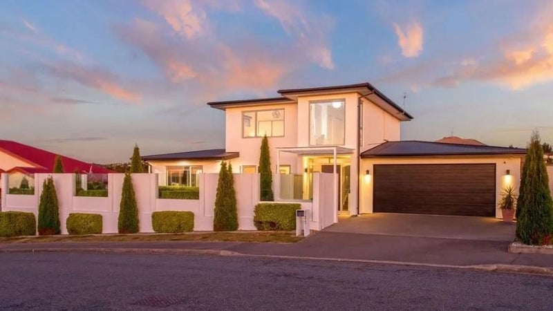 131 Ravensdale Rise, Westmorland, Christchurch - Carousel 1