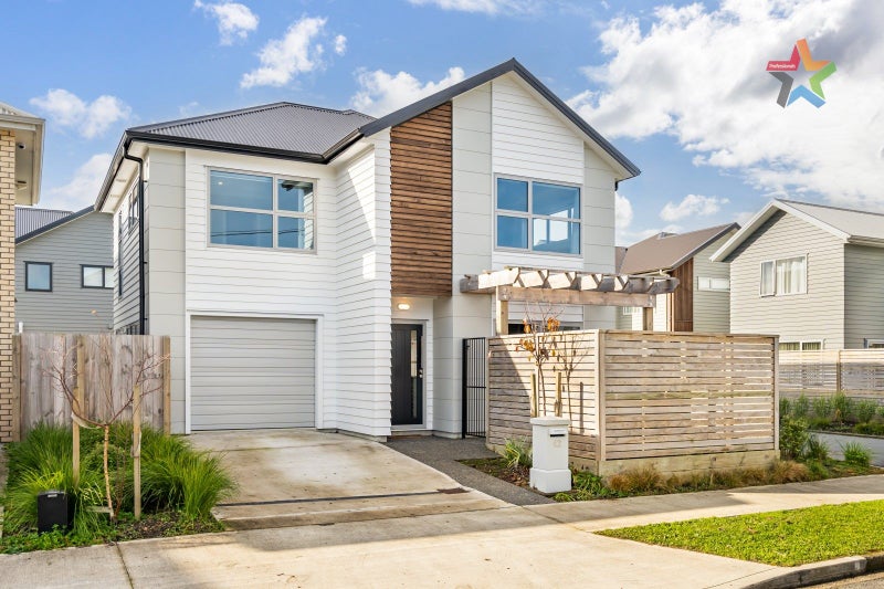 42 Ruahine Street, Trentham, Upper Hutt - Carousel 1