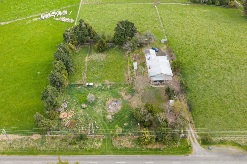 42 Mangahao Road, Shannon, Palmerston North - Carousel 1