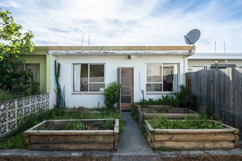 2/104 Budge Street, Riversdale, Blenheim - Carousel 1