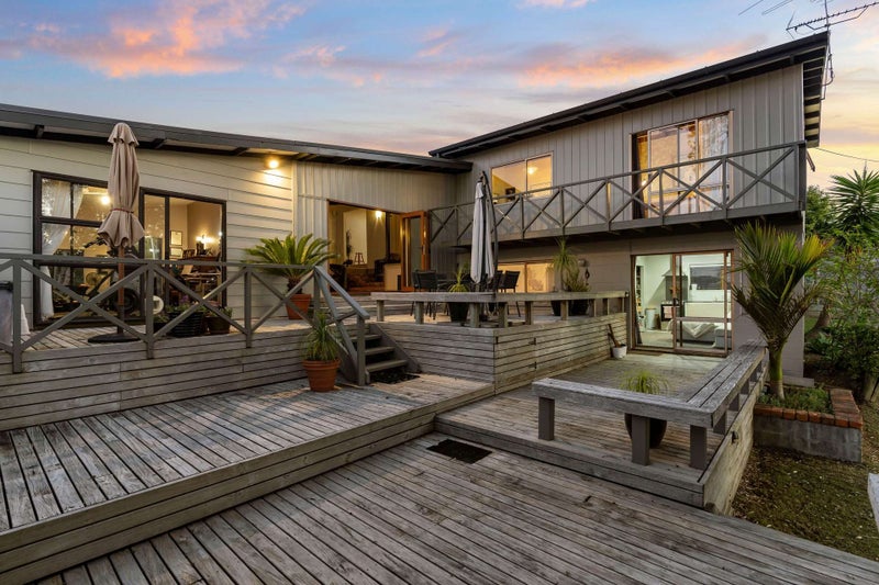 438 Beach Road, Murrays Bay, Auckland - Carousel 1