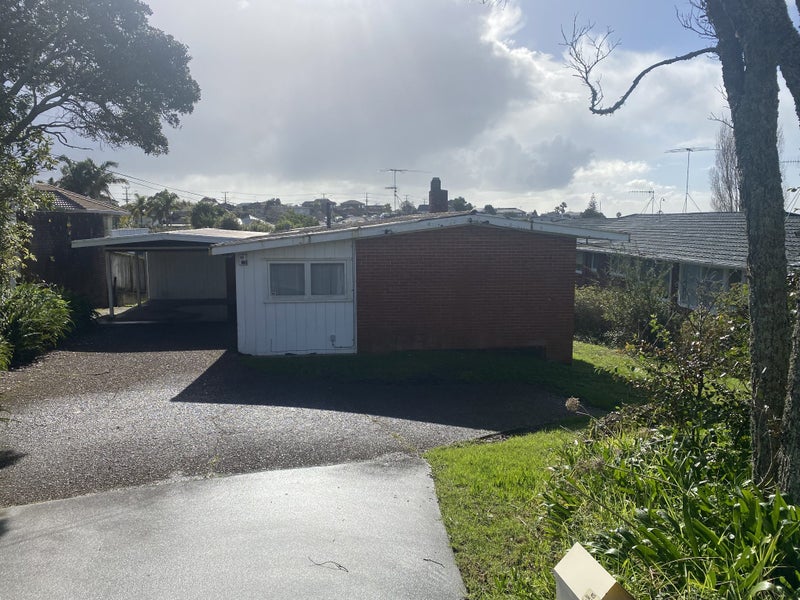 83 Raleigh Road, Northcote, Auckland - Carousel 1