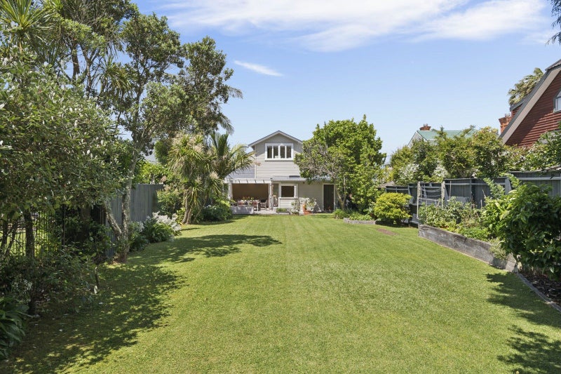 142 Queen Street, Northcote Point, Auckland - Carousel 2