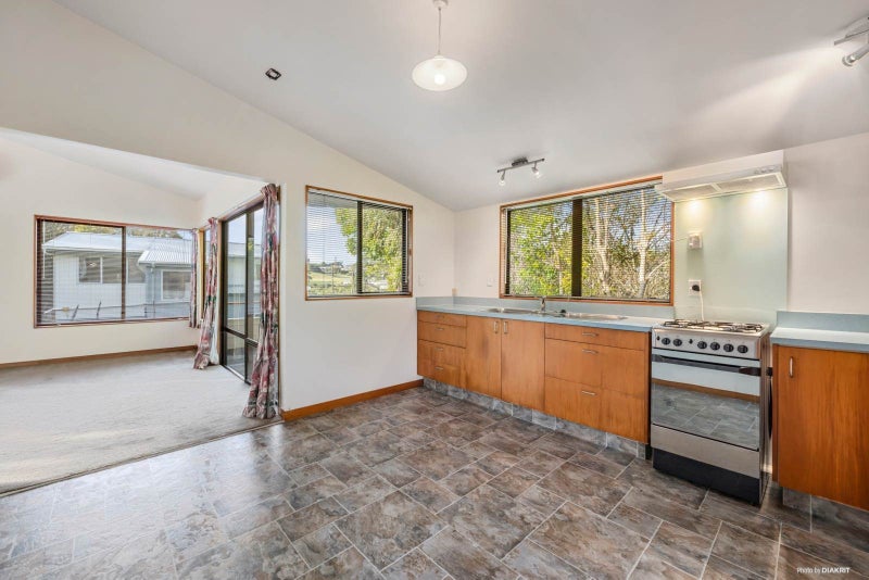 10 Rata Road, Stanmore Bay, Whangaparaoa - Carousel 2