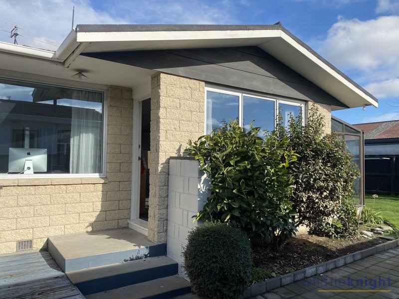 2/19 Salford Avenue, Redwood, Christchurch - Carousel 1