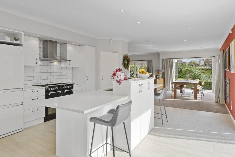 48 Chateau Drive, Burnside, Christchurch - Carousel 2