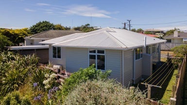 5 Kenmore Street, Newlands, Wellington - Carousel 1