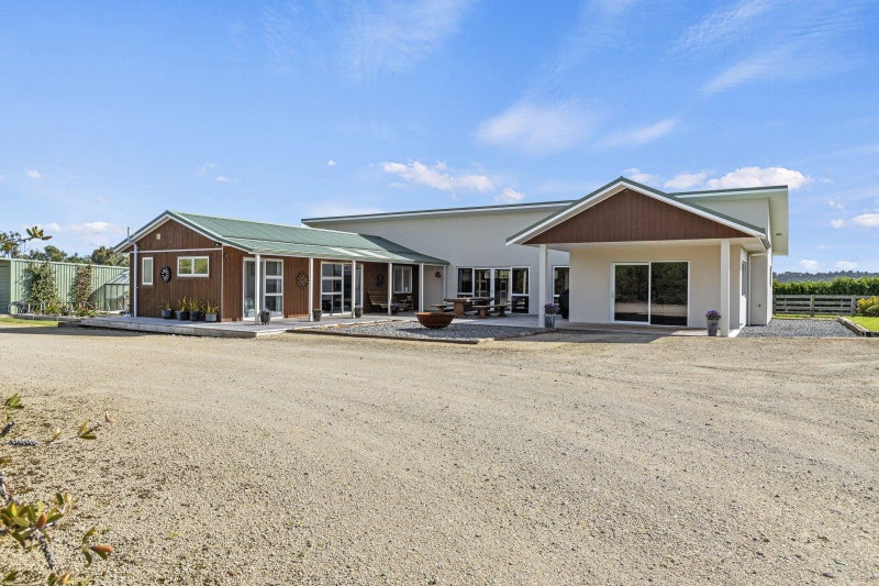 1342 Turakina Valley Road, Turakina - Carousel 1