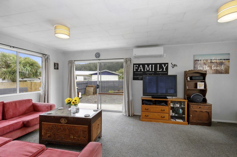 13B Berkeley RD, ARAKURA, WAINUIOMATA - Carousel 2