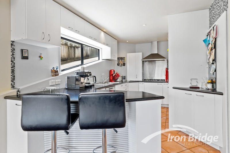 2/992 East Coast Road, Northcross, Auckland - Carousel 2