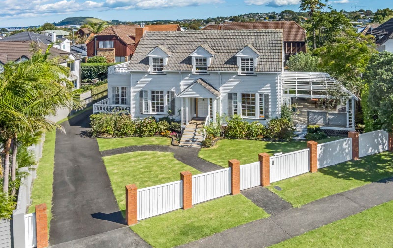 7 Summerhill Place, St Heliers, Auckland - Carousel 1