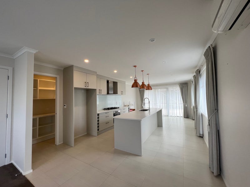 11 Lavender Way, Huntington, Hamilton - Carousel 2