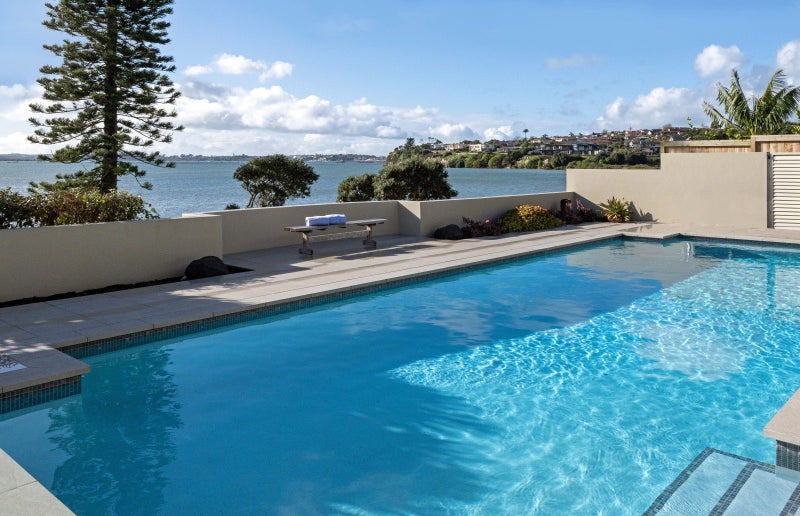 70 Bramley Drive, Farm Cove, Auckland - Carousel 1