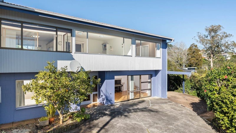 2/48 Mayfair Crescent, Mairangi Bay, Auckland - Carousel 1