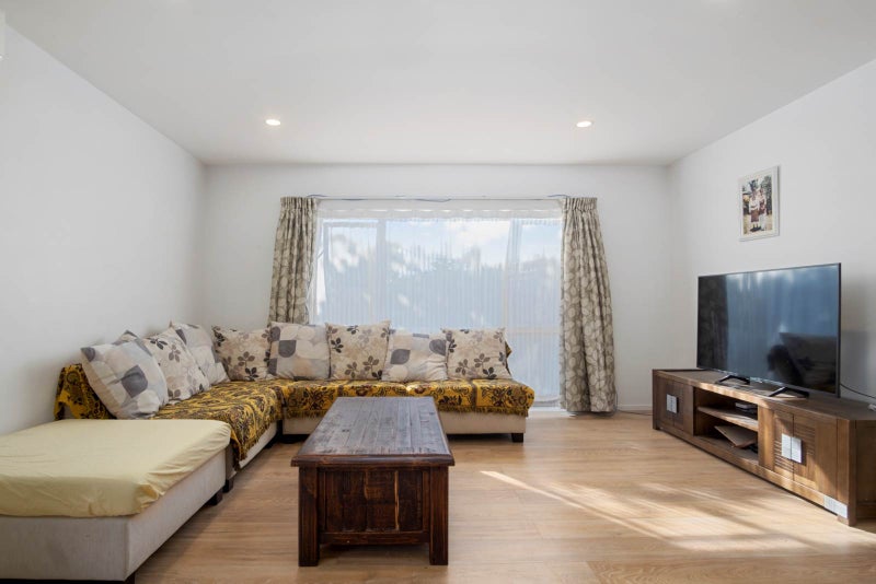 5A Harry Ward Place, Henderson, Auckland - Carousel 2