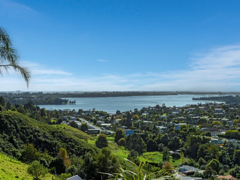 61 Osprey Drive, Welcome Bay, Tauranga - Carousel 1