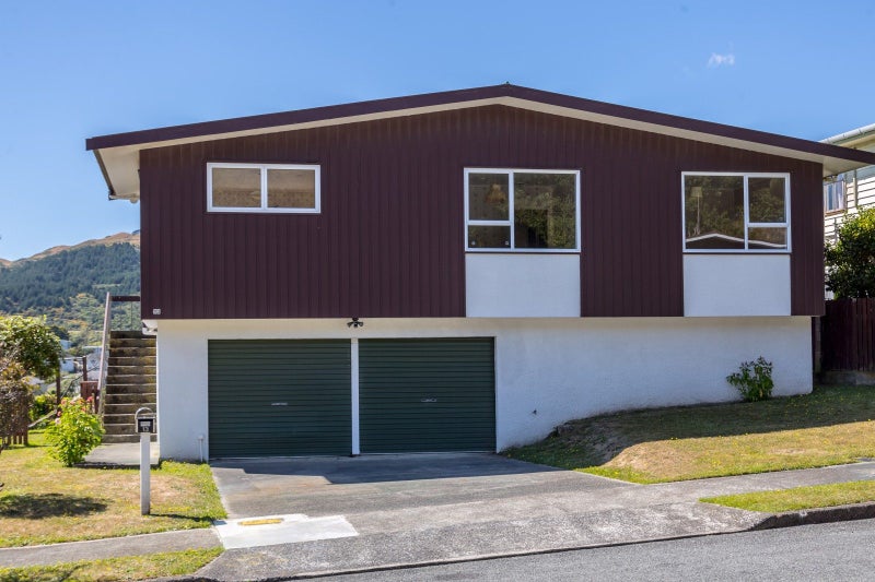 13 Rembrandt Avenue, Tawa, Wellington - Carousel 2