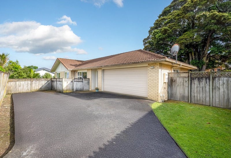37 Montilla Place, Manurewa, Auckland - Carousel 1