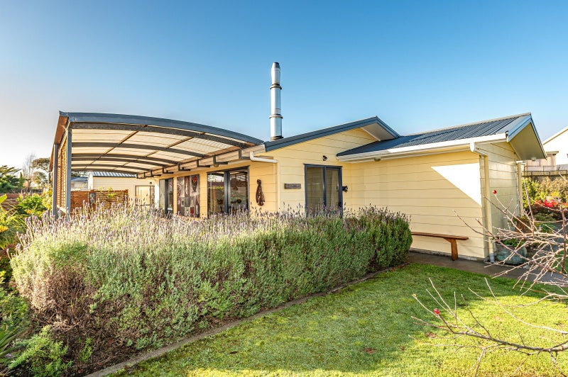 6 Gorran Avenue, Gonville, Whanganui - Carousel 1