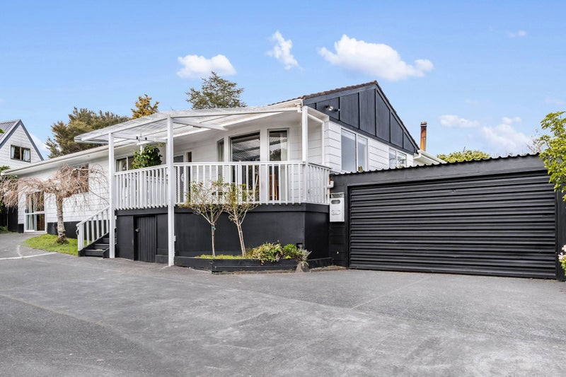 8 Houston Place, Bayview, Auckland - Carousel 1