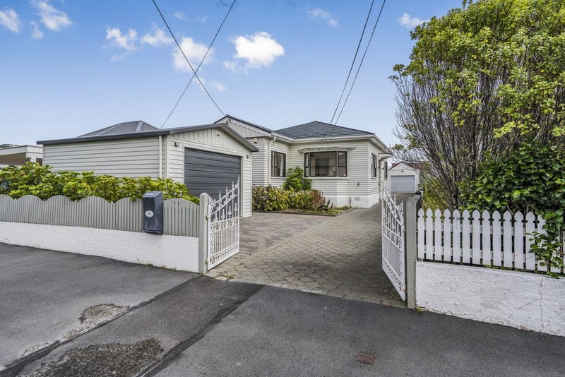 24 Glamis Avenue, Strathmore Park, Wellington - Carousel 1