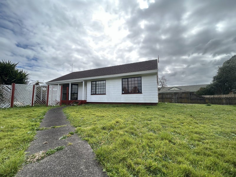 10 Rosemead Place, Randwick Park, Auckland - Carousel 1