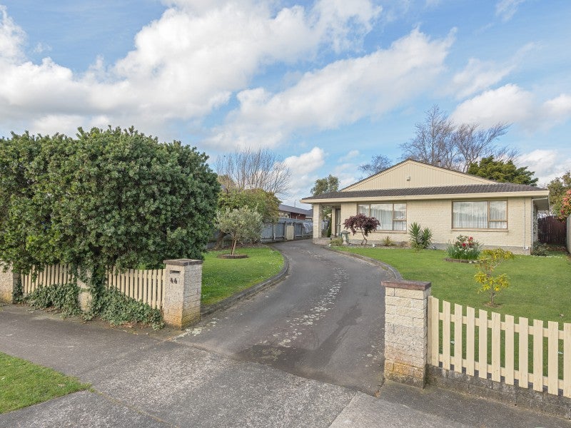 44 Somerset Crescent, Highbury, Palmerston North - Carousel 14