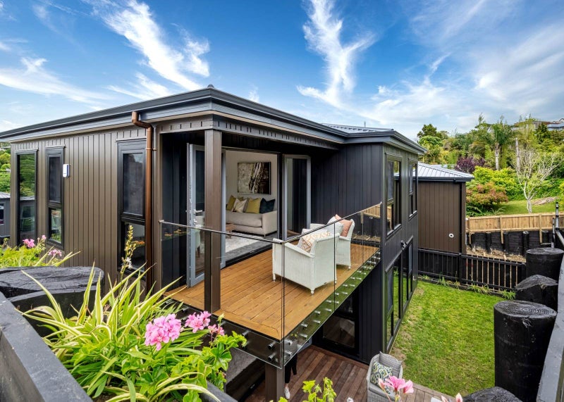 48A Peter Terrace, Castor Bay, Auckland - Carousel 2