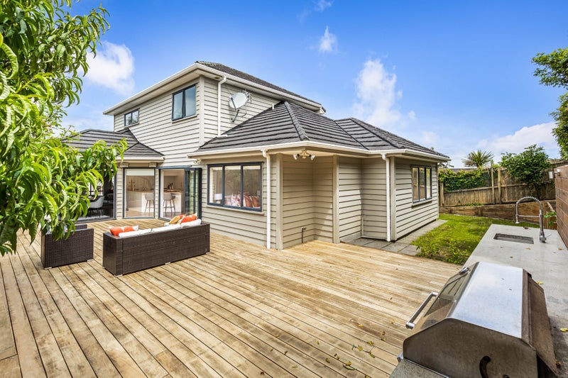 7 Landmark Drive, Te Atatu Peninsula, Auckland - Carousel 2