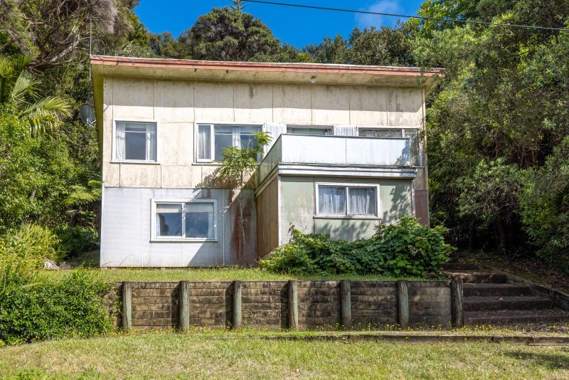 16 Palm Road, Palm Beach, Waiheke Island - Carousel 1