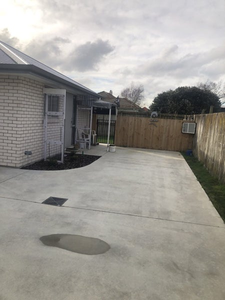 17 Slim Street, Bader, Hamilton - Carousel 8