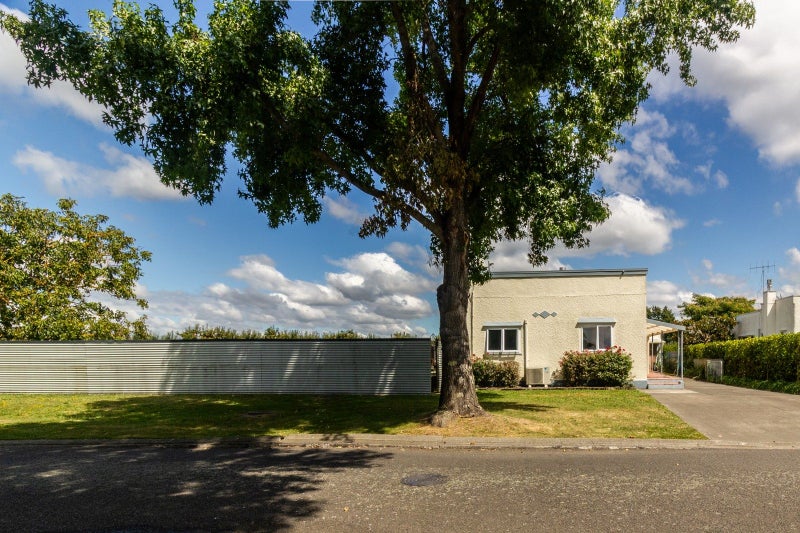 305 Leo Street, Akina, Hastings - Carousel 1