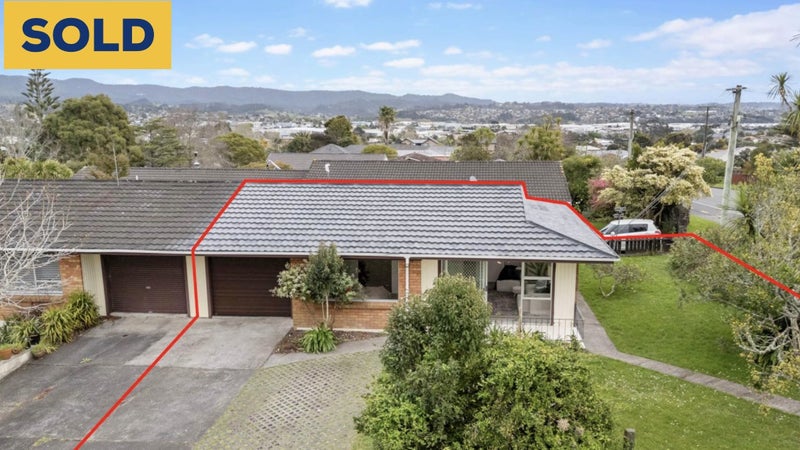 1/165 View Road, Sunnyvale, Auckland - Carousel 1