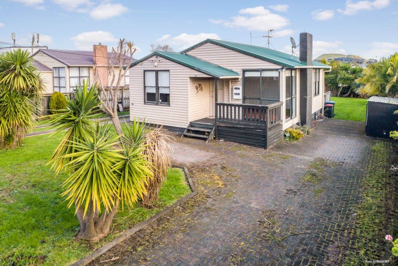 31 Fenchurch Street, Glen Innes, Auckland - Carousel 2