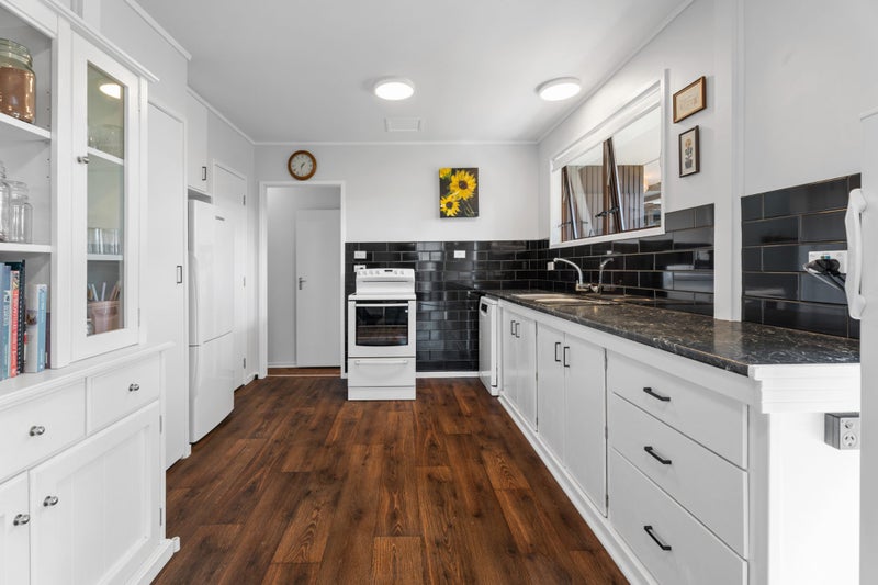 1/3 Tyrian Close, Half Moon Bay, Manukau - Carousel 2