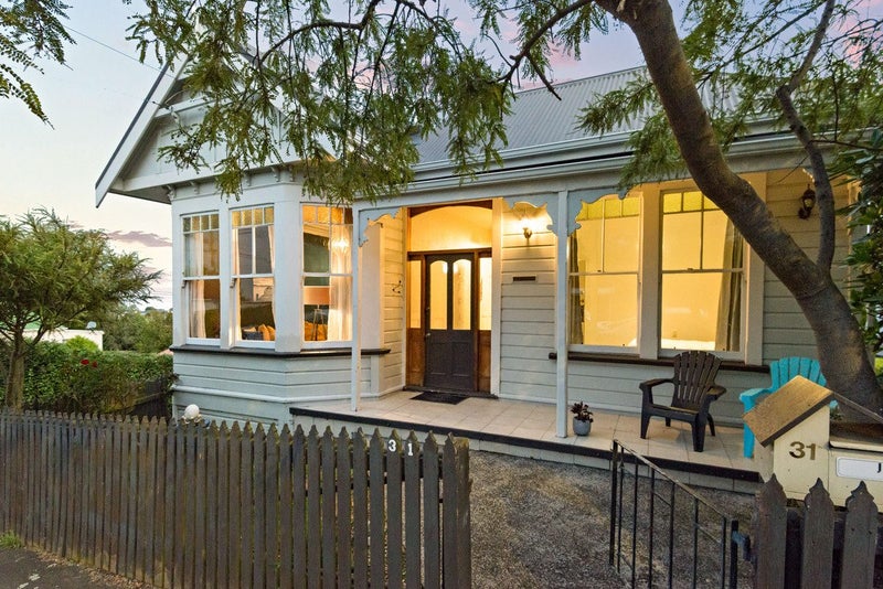 31 Stanley Street, Kenmure, Dunedin - Carousel 1