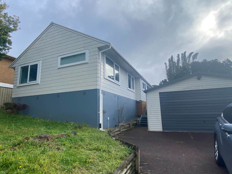 126 Oaktree Avenue, Browns Bay, Auckland - Carousel 1