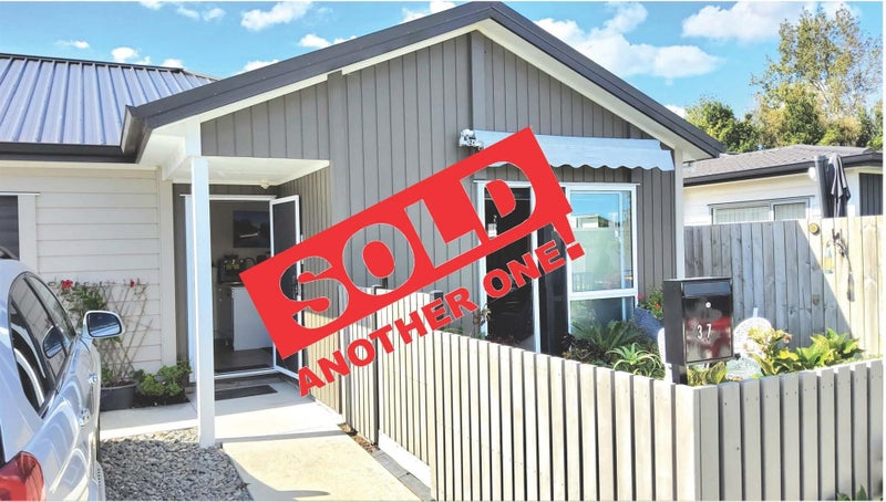 37 Harore Road, Takanini, Auckland - Carousel 1