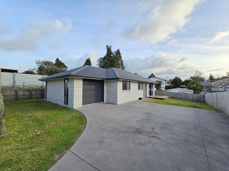 12A Grayson Avenue, Mangakakahi, Rotorua - Carousel 1