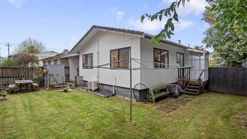 3/16 Pine Street, New Lynn, Auckland - Carousel 1