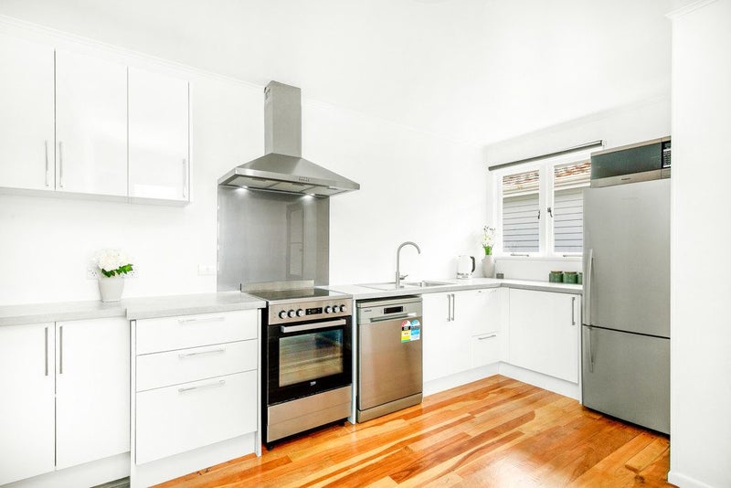 4 Golf Road, Manor Park, Lower Hutt - Carousel 2